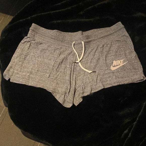 Nike shorts - Picture 1 of 4